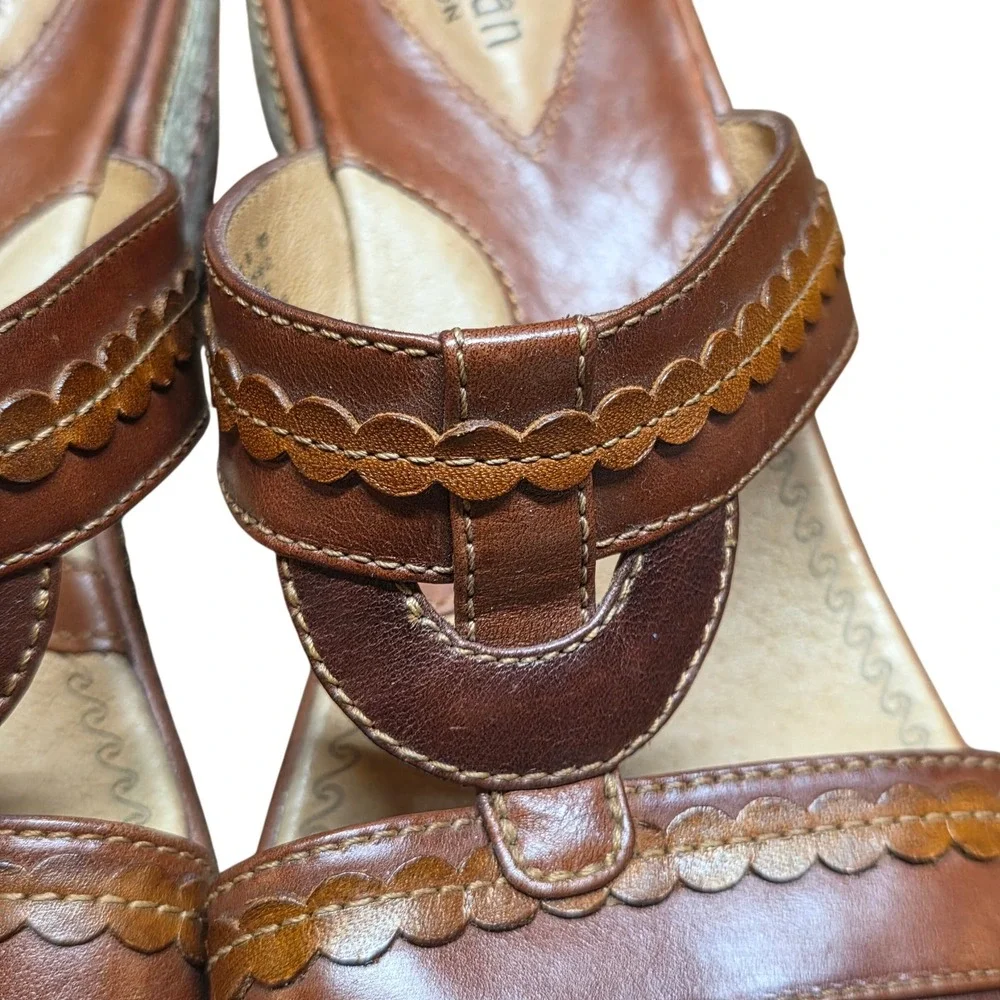 Clarks Artisan Collection Brown Leather Scalloped Wedge Sandals Womens 8M 73532